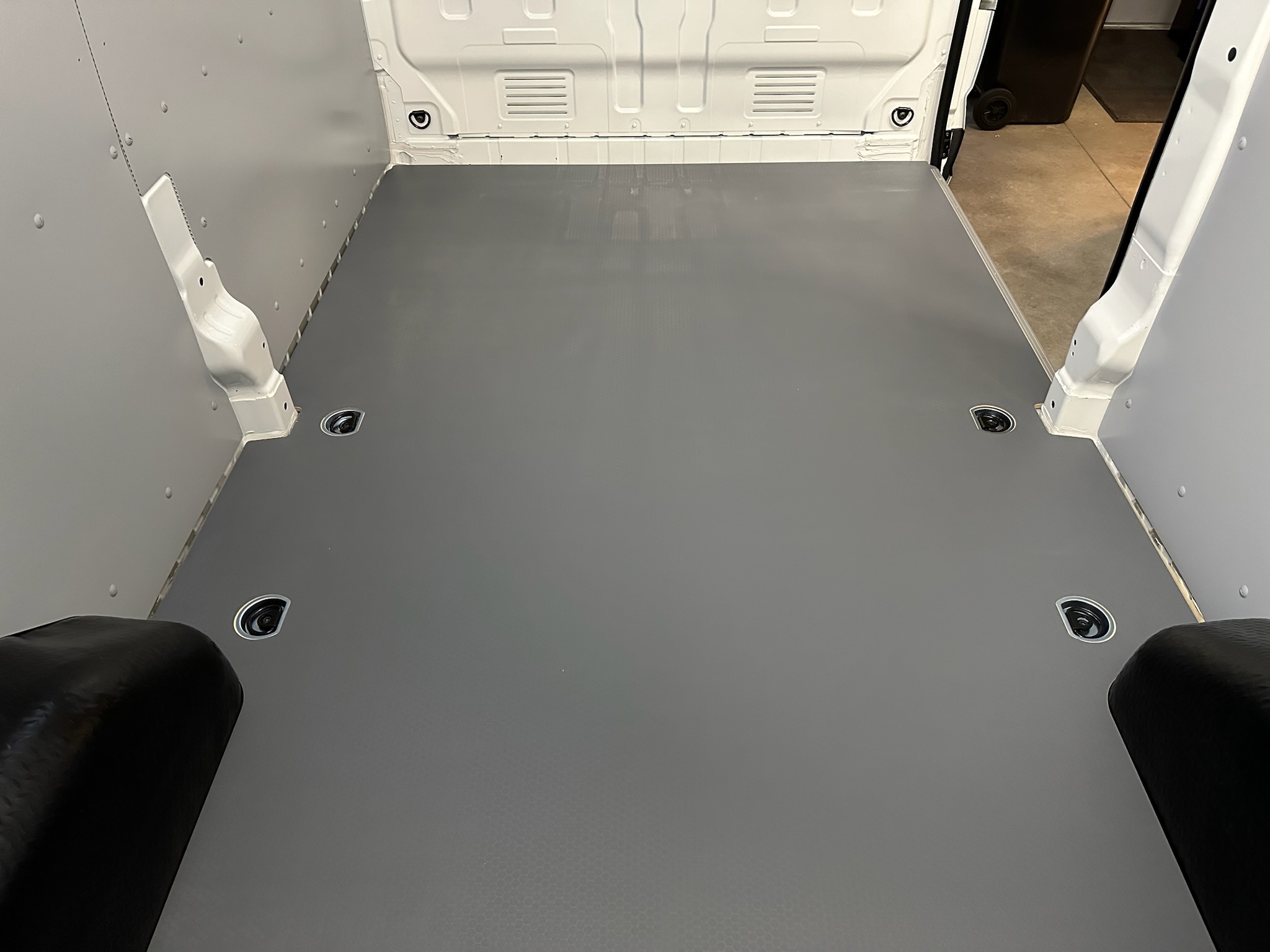 Maxus Deliver 9 Laderaumboden L3 - Ab 2021