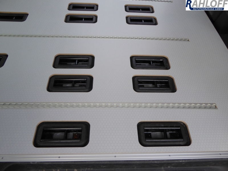 Volkswagen Transporter T5 Caravelle Laderaumboden Airline L1 - Ab 2003