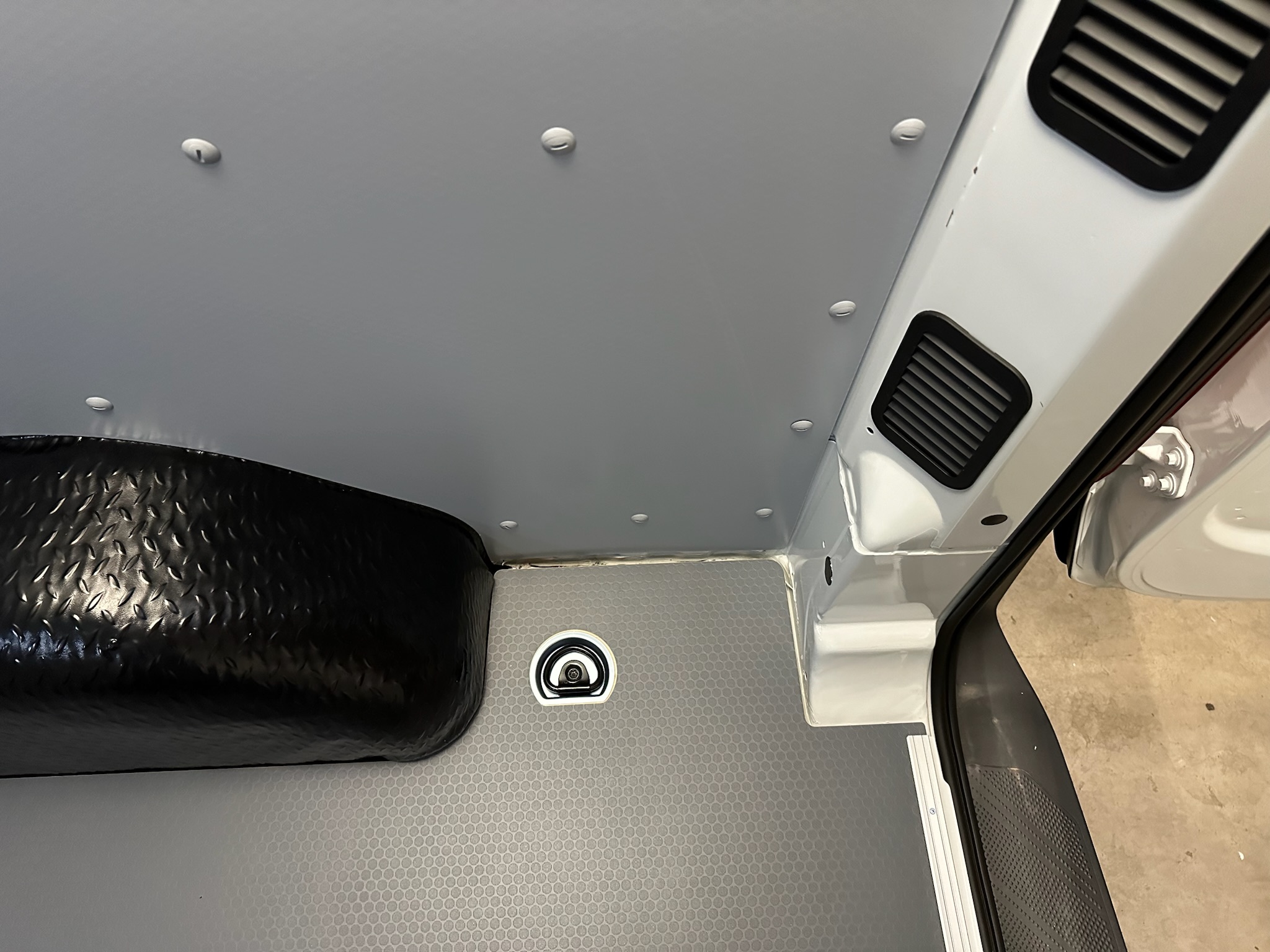 Maxus Deliver 9 Laderaumboden L3 - Ab 2021