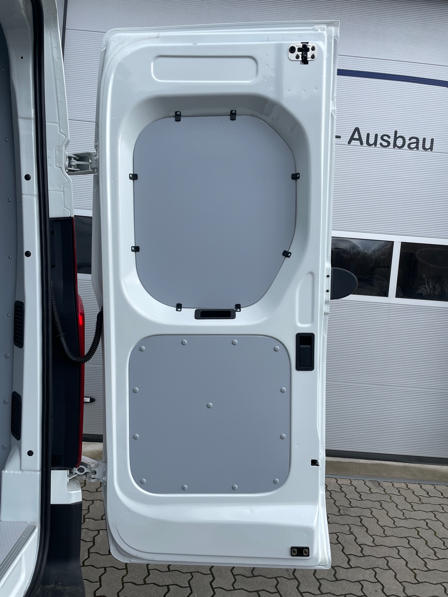 Maxus e-Deliver 9 Seitenverkleidung L3 - Ab 2021