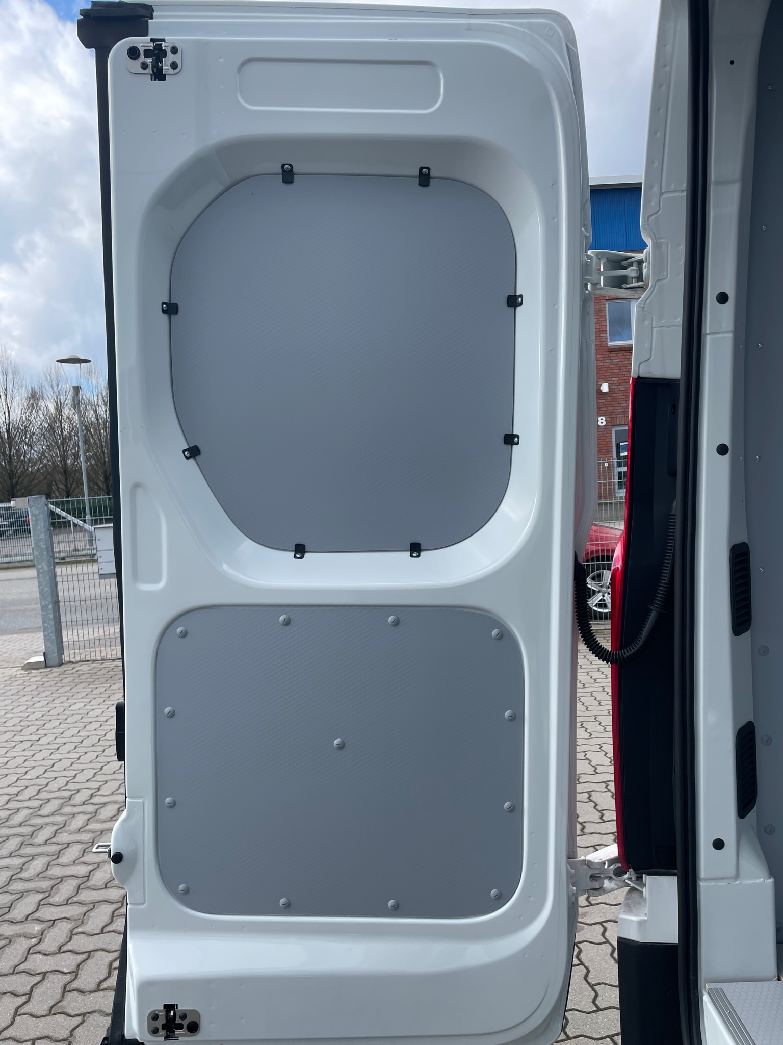 Maxus e-Deliver 9 Seitenverkleidung L3 - Ab 2021