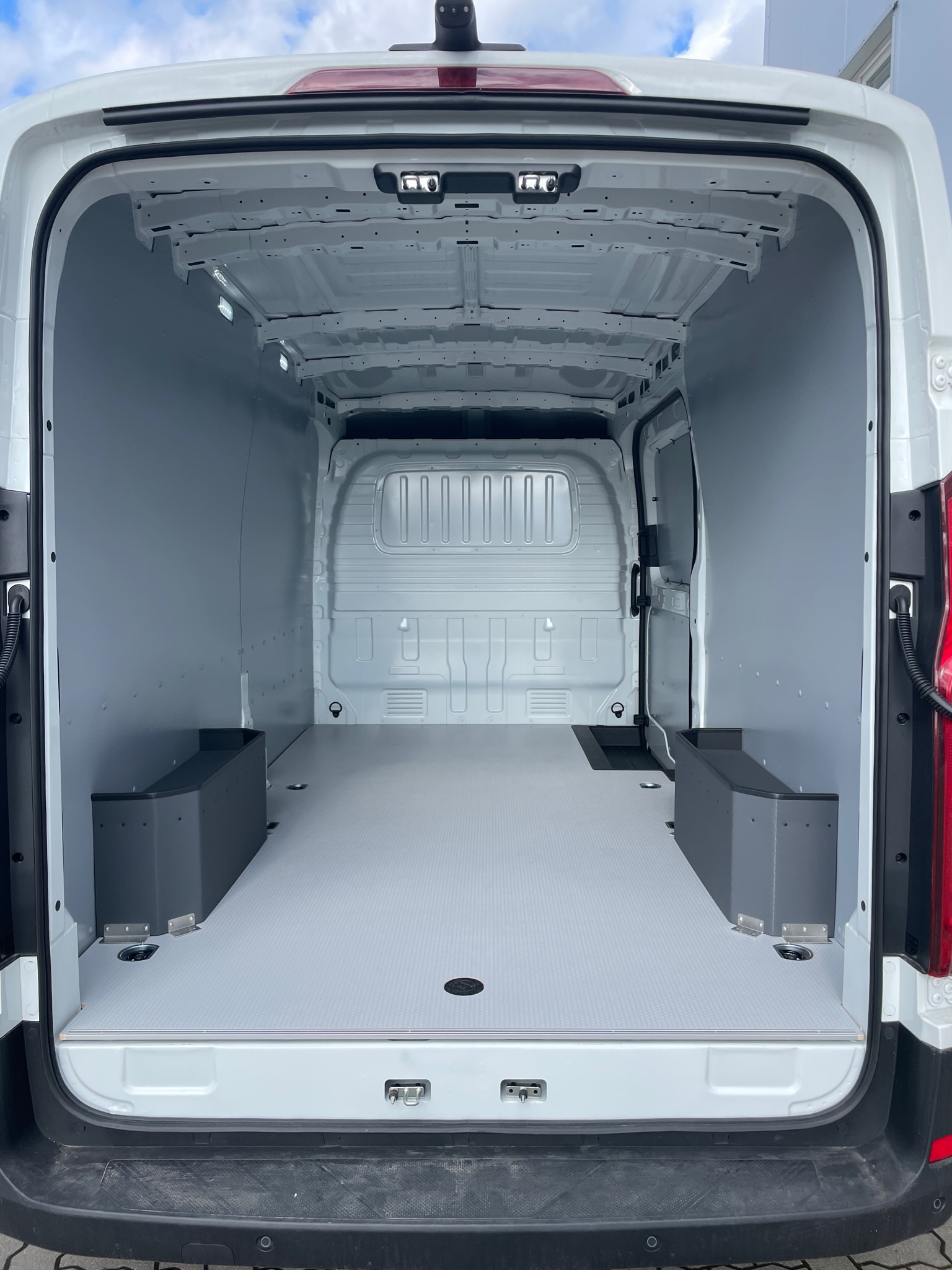 Maxus e-Deliver 9 Seitenverkleidung L3 - Ab 2021